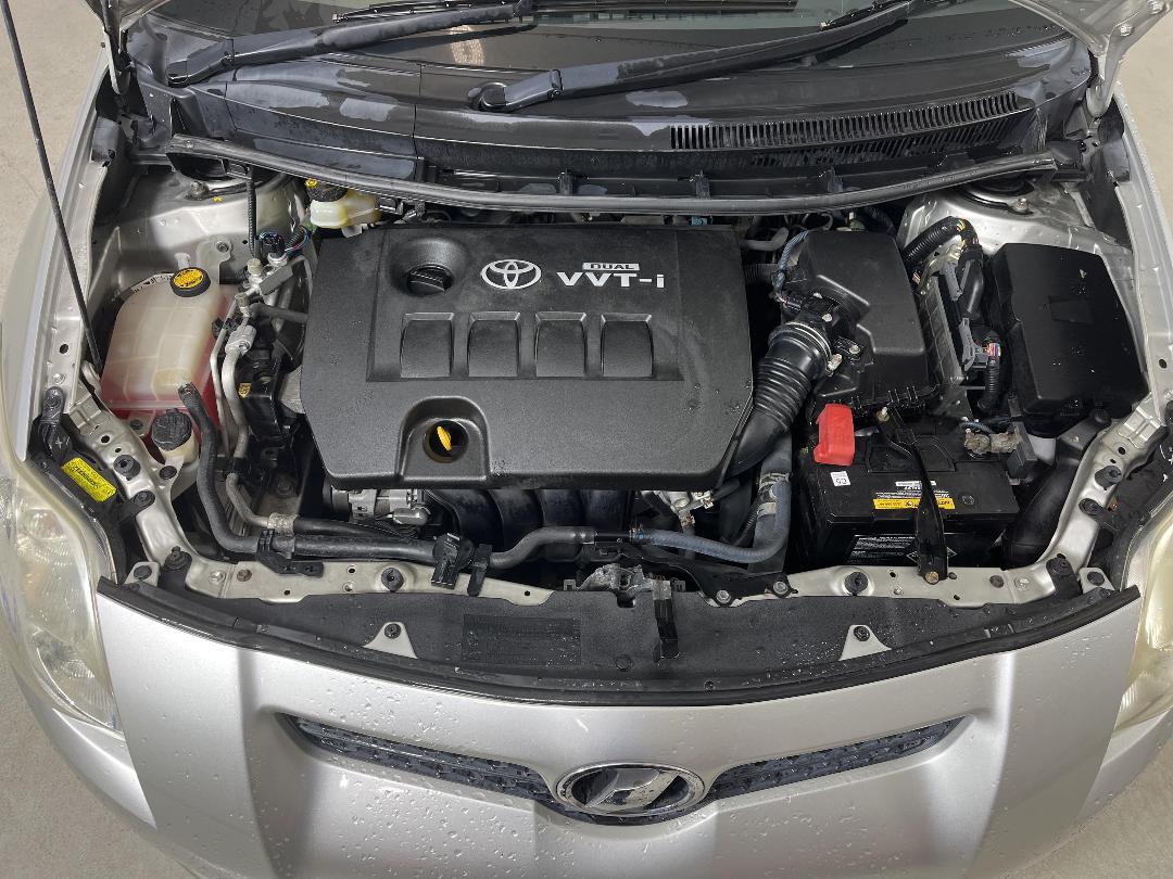 Photo '13' of Toyota Auris