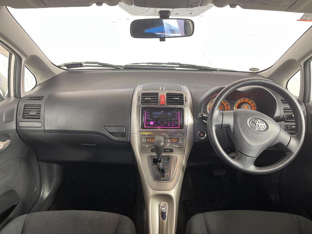 Photo '17' of Toyota Auris