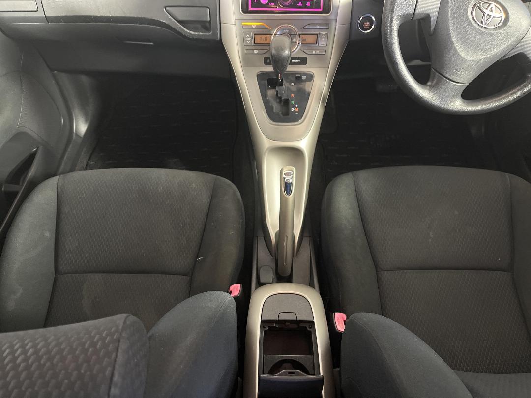 Photo '18' of Toyota Auris