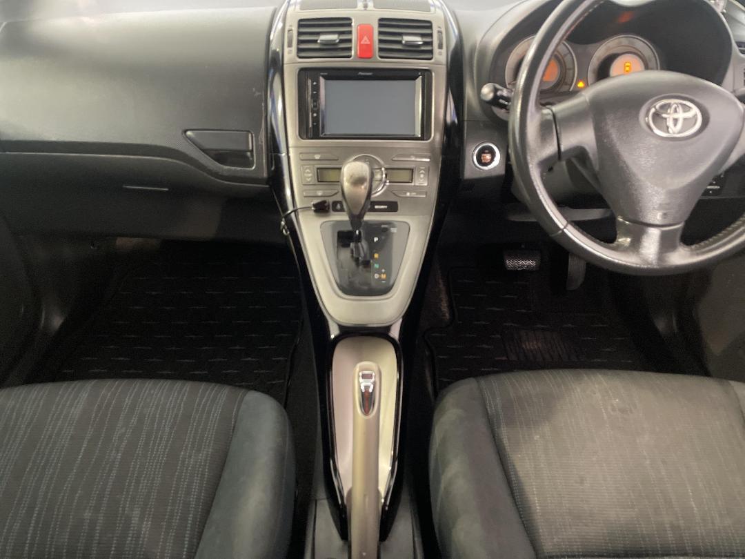 Photo '18' of Toyota Auris Photo '18' of Toyota Auris