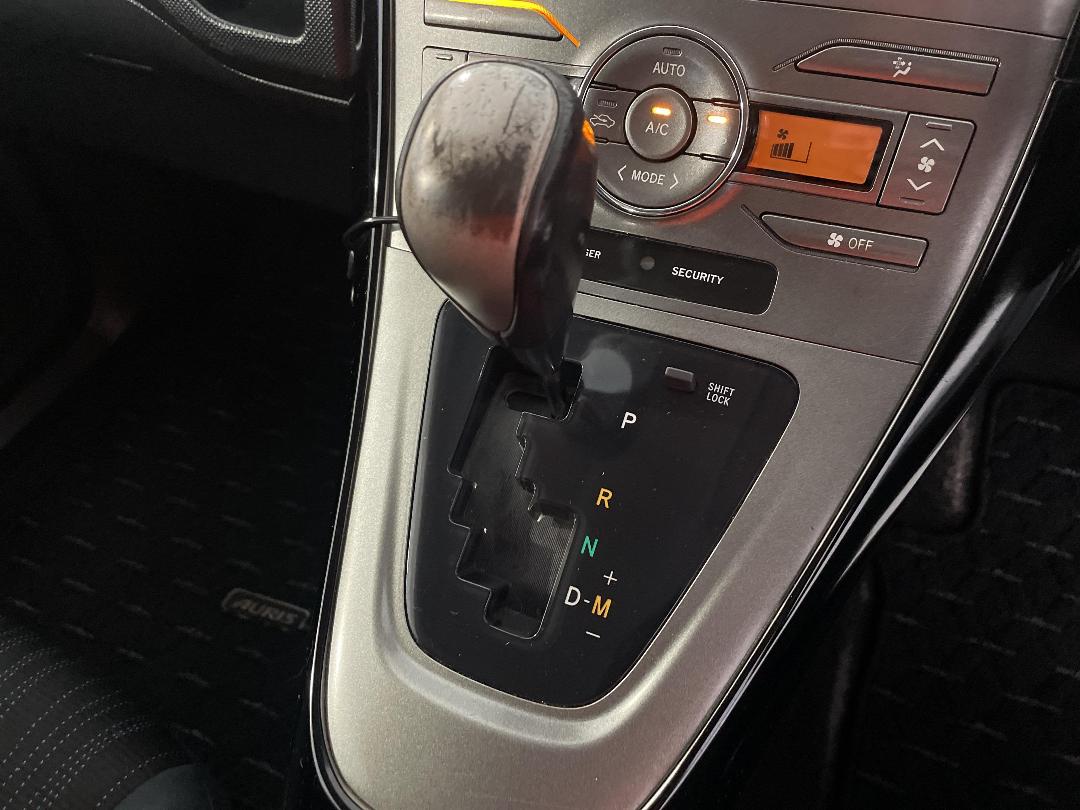 Photo '30' of Toyota Auris Photo '30' of Toyota Auris