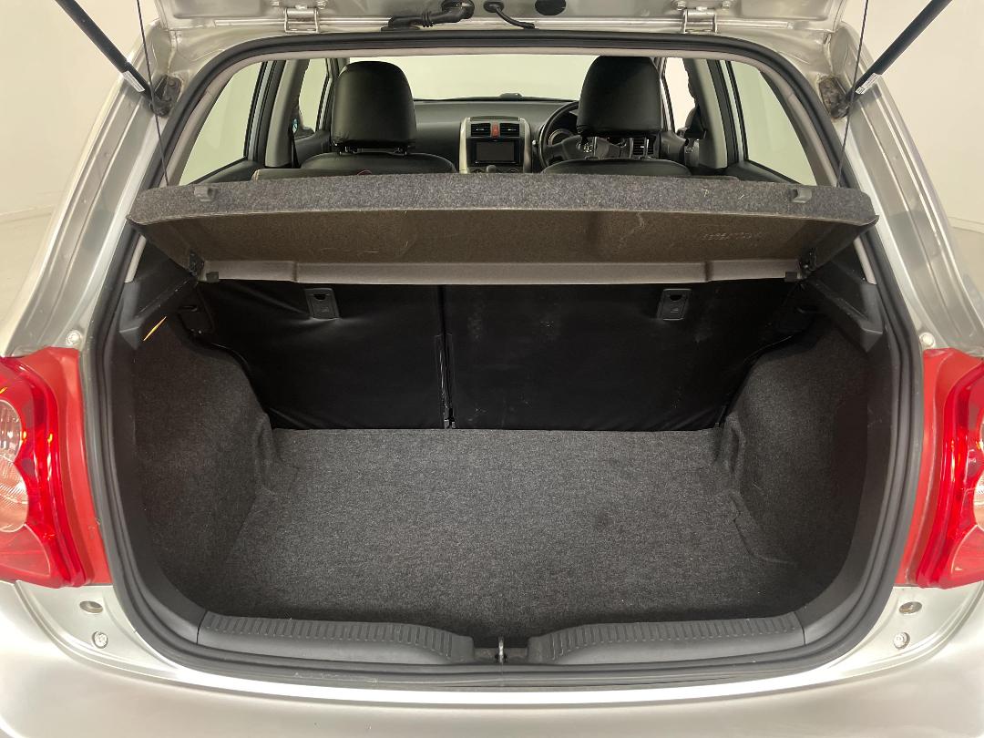 Photo '14' of Toyota Auris