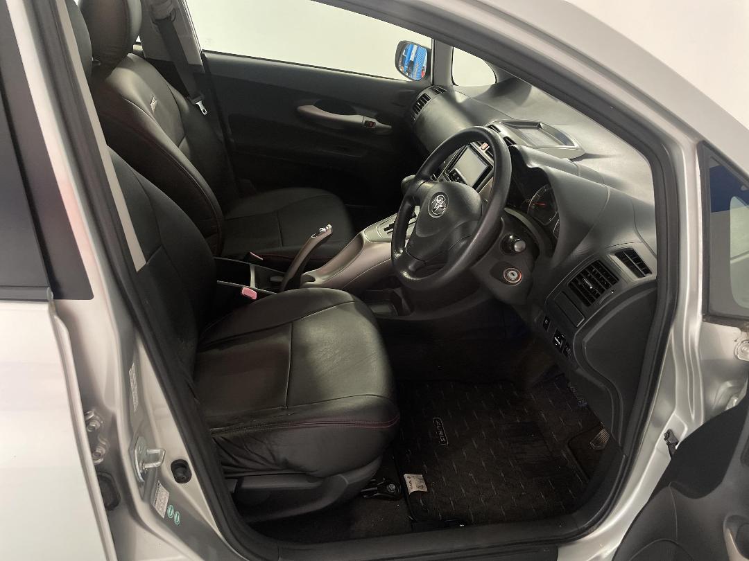 Photo '16' of Toyota Auris