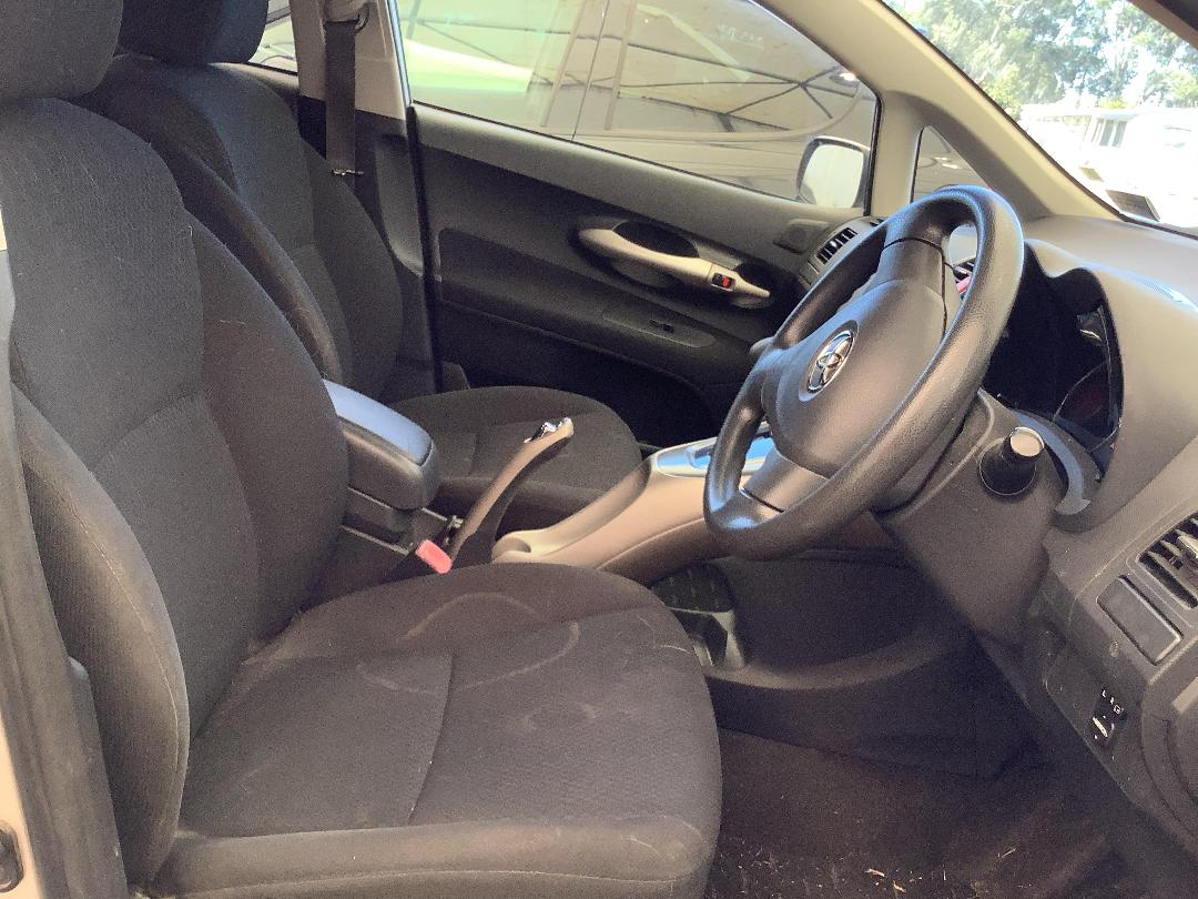 Photo '9' of Toyota Auris