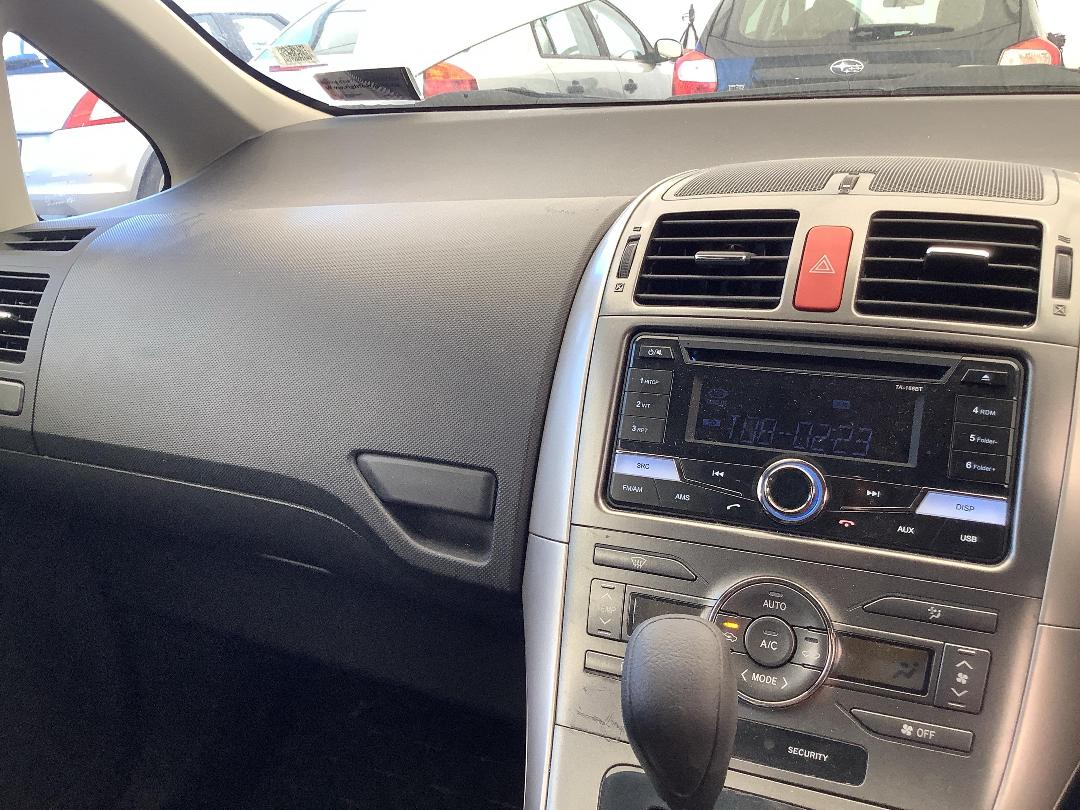 Photo '16' of Toyota Auris