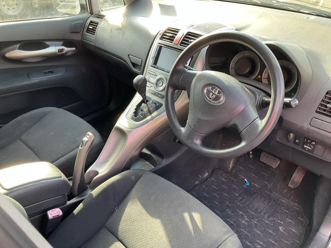 Photo '6' of Toyota Auris