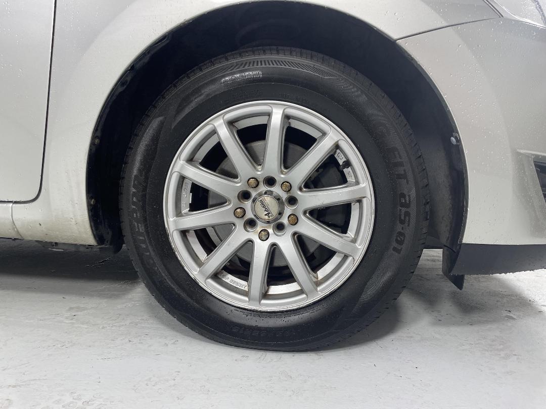 Photo '9' of Toyota Auris