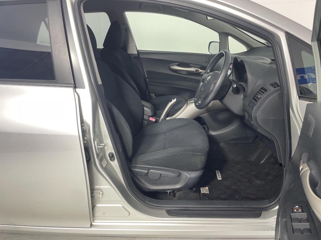 Photo '16' of Toyota Auris