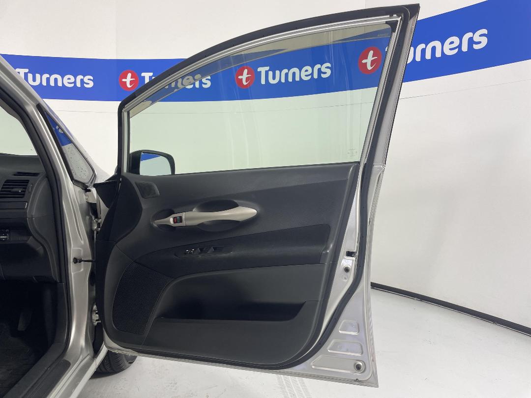 Photo '15' of Toyota Auris