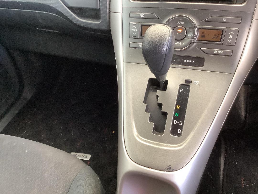 Photo '15' of Toyota Auris