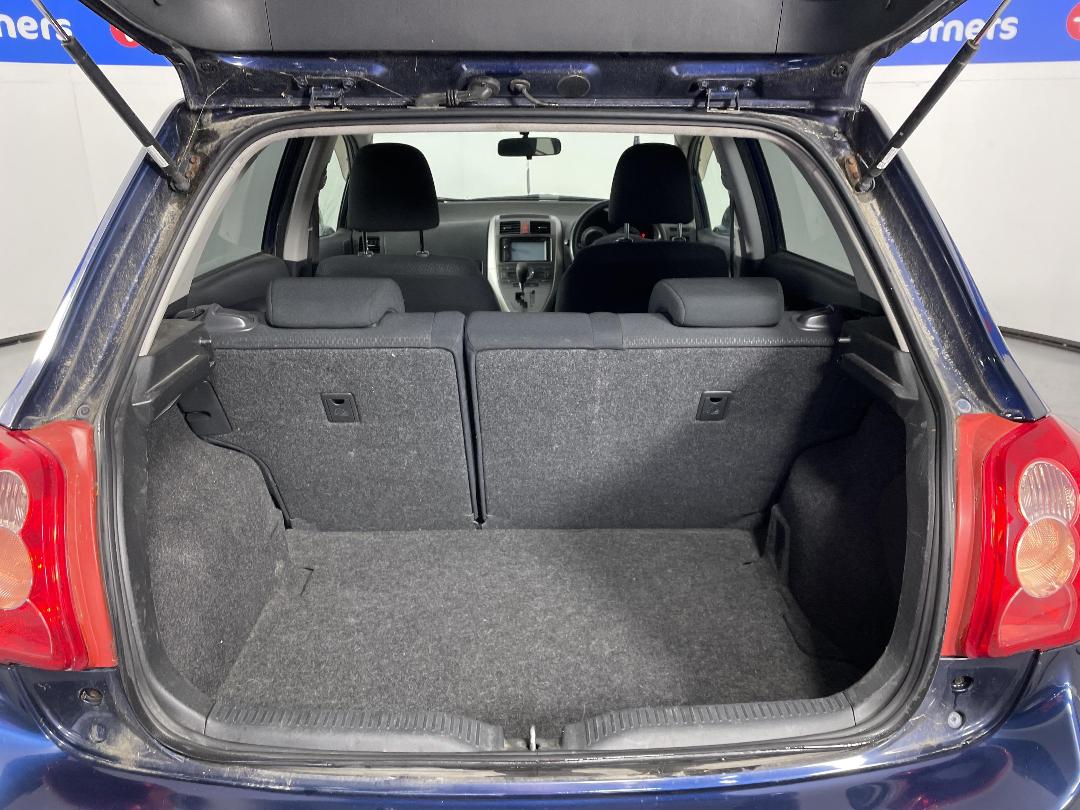 Photo '14' of Toyota Auris