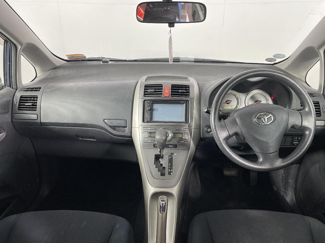 Photo '17' of Toyota Auris