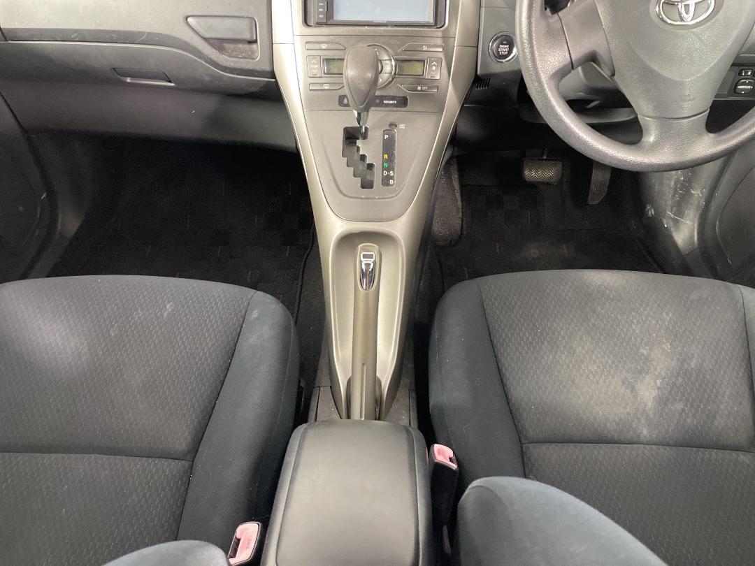 Photo '18' of Toyota Auris