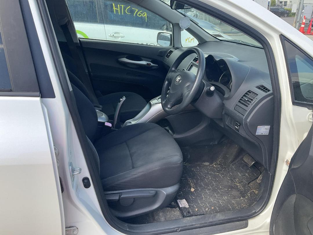 Photo '10' of Toyota Auris