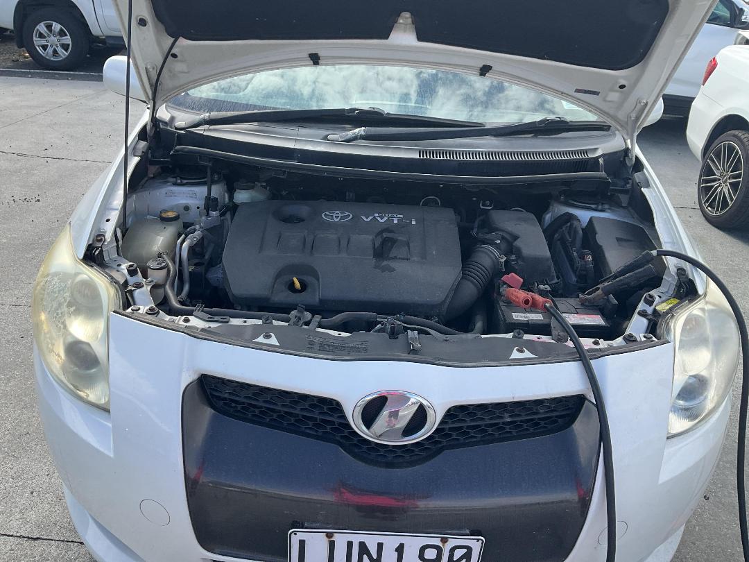 Photo '13' of Toyota Auris