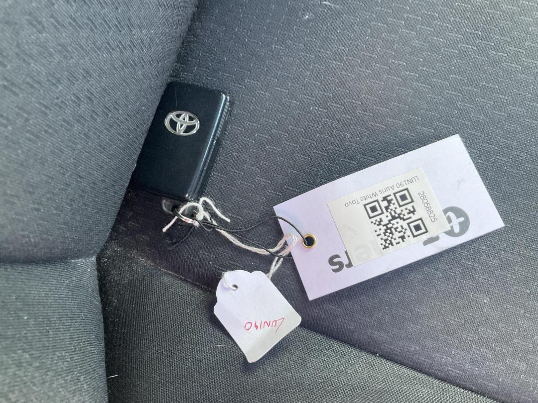 Photo '12' of Toyota Auris