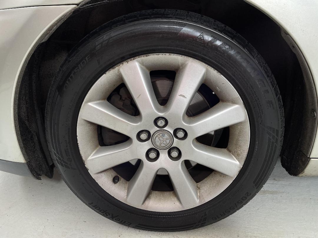 Photo '10' of Toyota Avensis