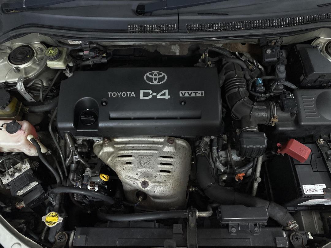 Photo '13' of Toyota Avensis