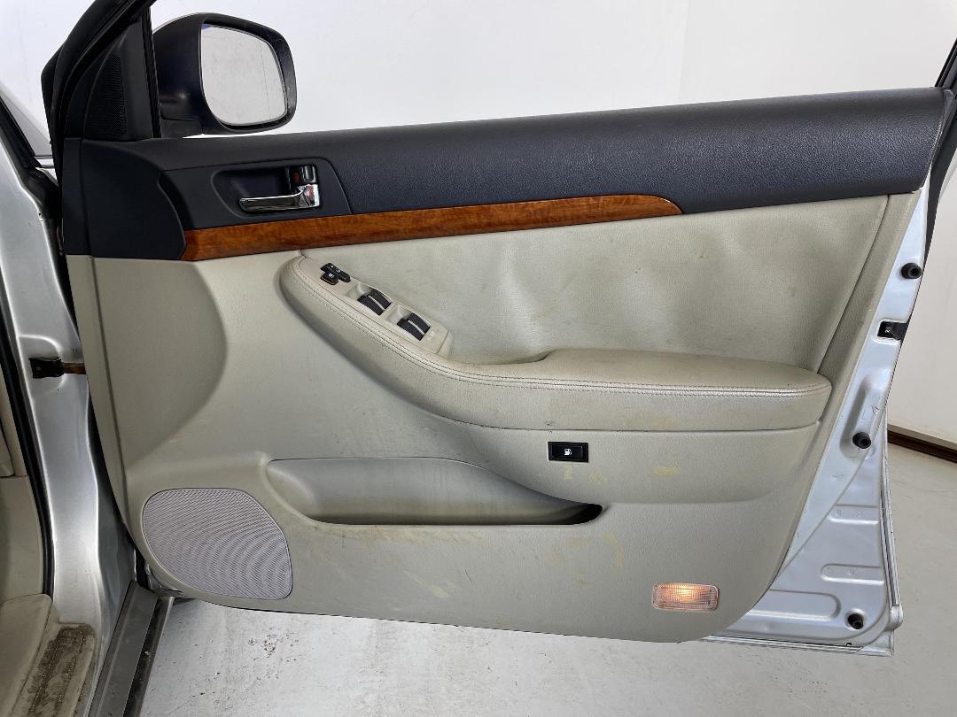 Photo '15' of Toyota Avensis