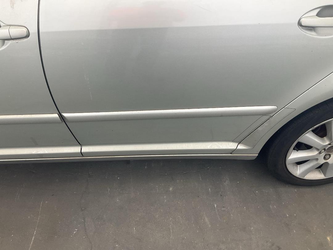 Photo '10' of Toyota Avensis