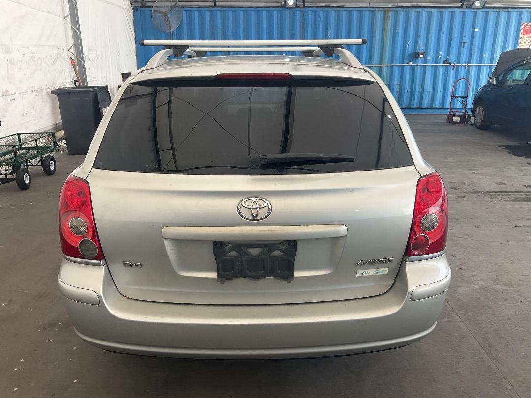 Photo '13' of Toyota Avensis