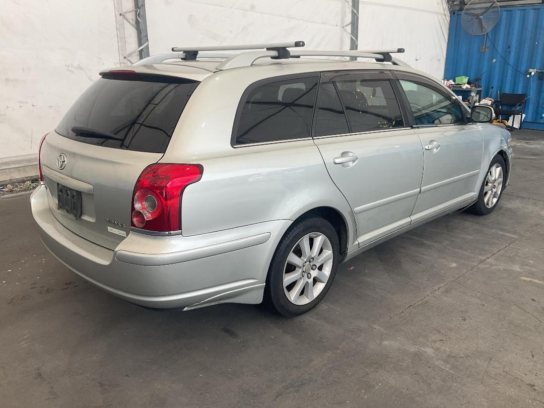 Photo '17' of Toyota Avensis