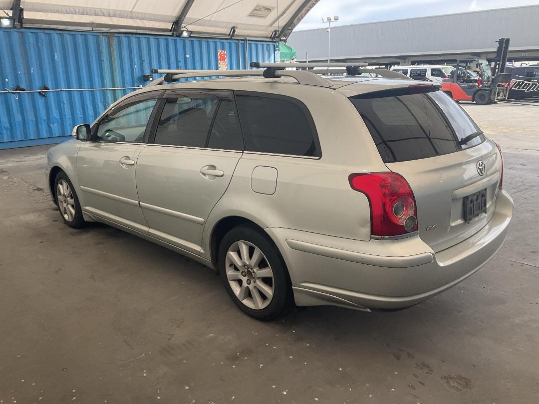 Photo '16' of Toyota Avensis