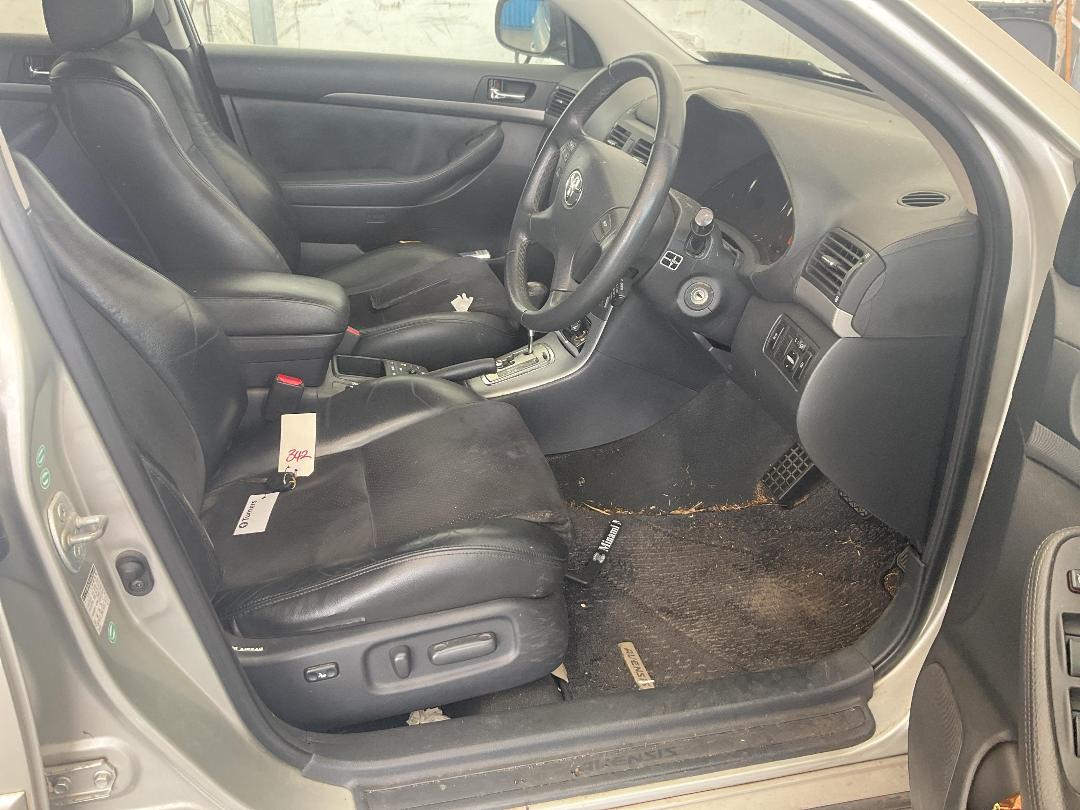 Photo '21' of Toyota Avensis