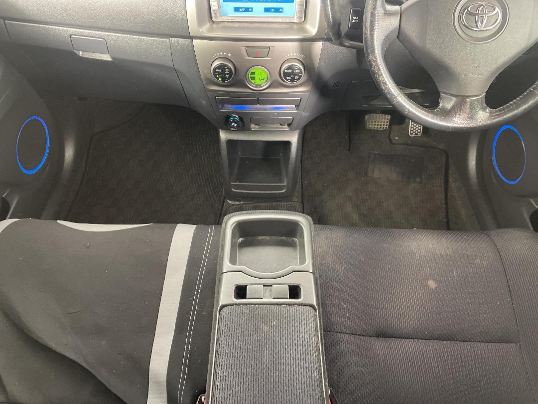 Photo '18' of Toyota BB