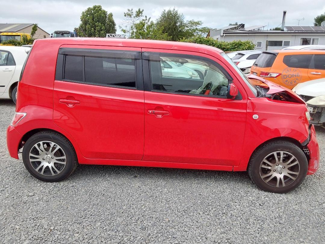 Photo '6' of Toyota BB