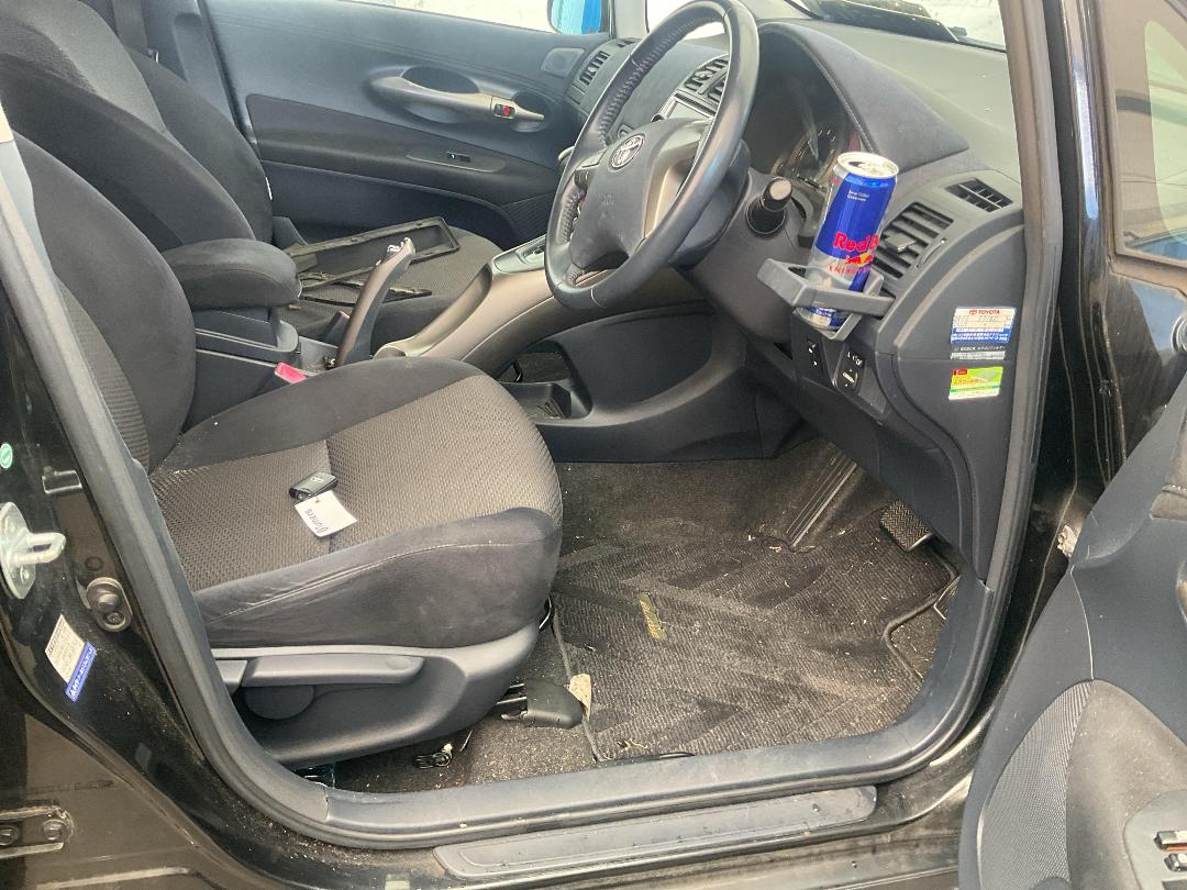 Photo '19' of Toyota Blade Photo '19' of Toyota Blade