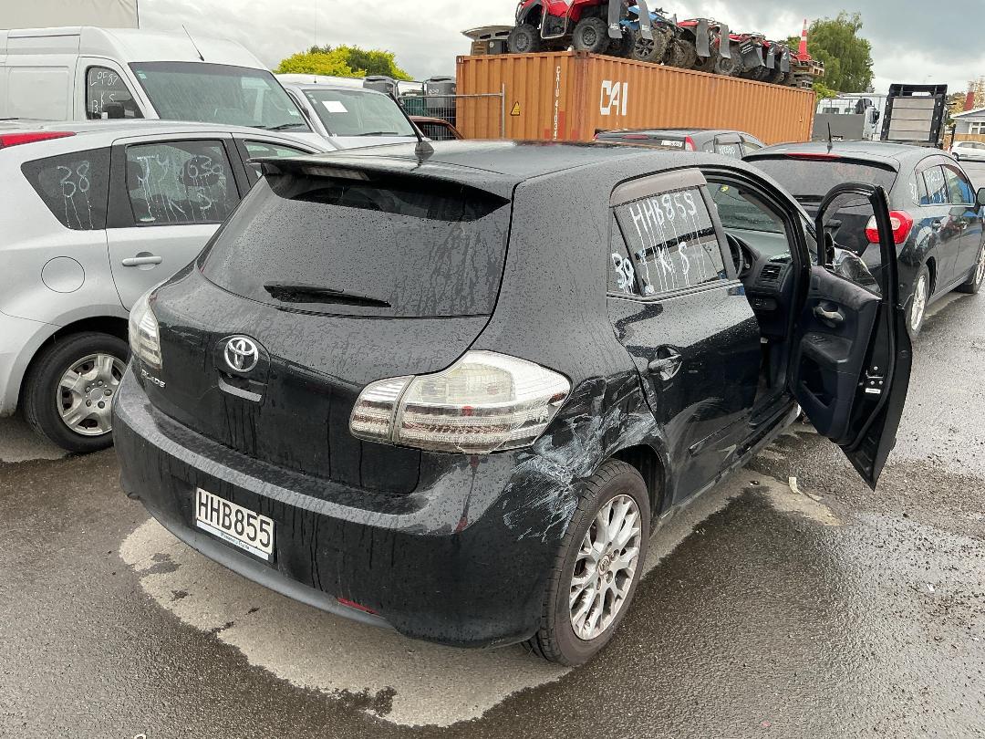 Photo '6' of Toyota Blade Photo '6' of Toyota Blade