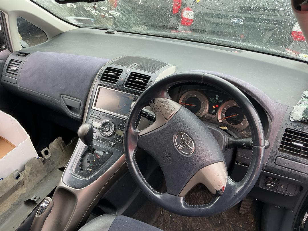 Photo '15' of Toyota Blade Photo '15' of Toyota Blade