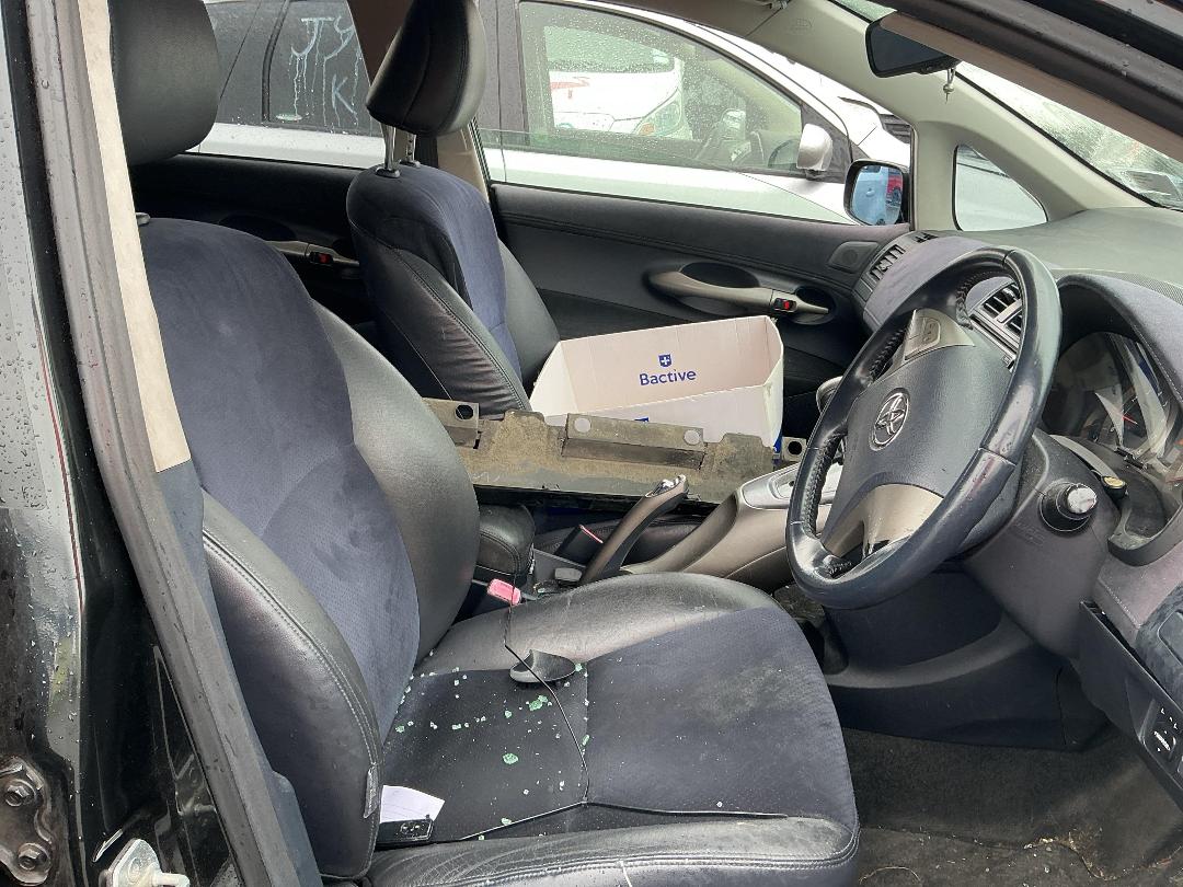 Photo '16' of Toyota Blade Photo '16' of Toyota Blade