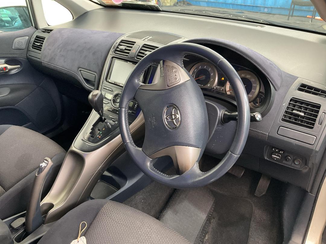 Photo '23' of Toyota Blade Photo '23' of Toyota Blade