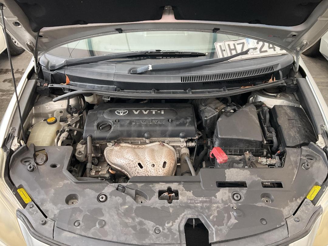 Photo '32' of Toyota Blade Photo '32' of Toyota Blade