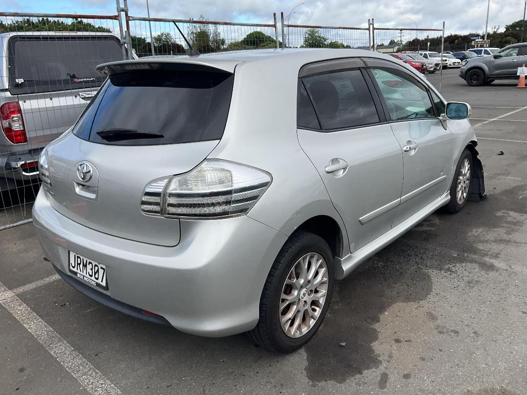 Photo '4' of Toyota Blade Photo '4' of Toyota Blade