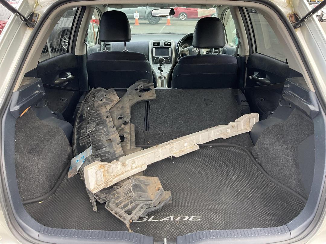 Photo '6' of Toyota Blade Photo '6' of Toyota Blade