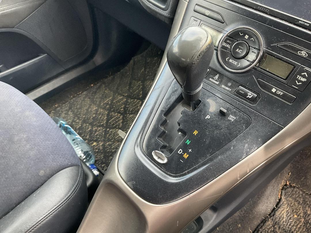 Photo '13' of Toyota Blade Photo '13' of Toyota Blade