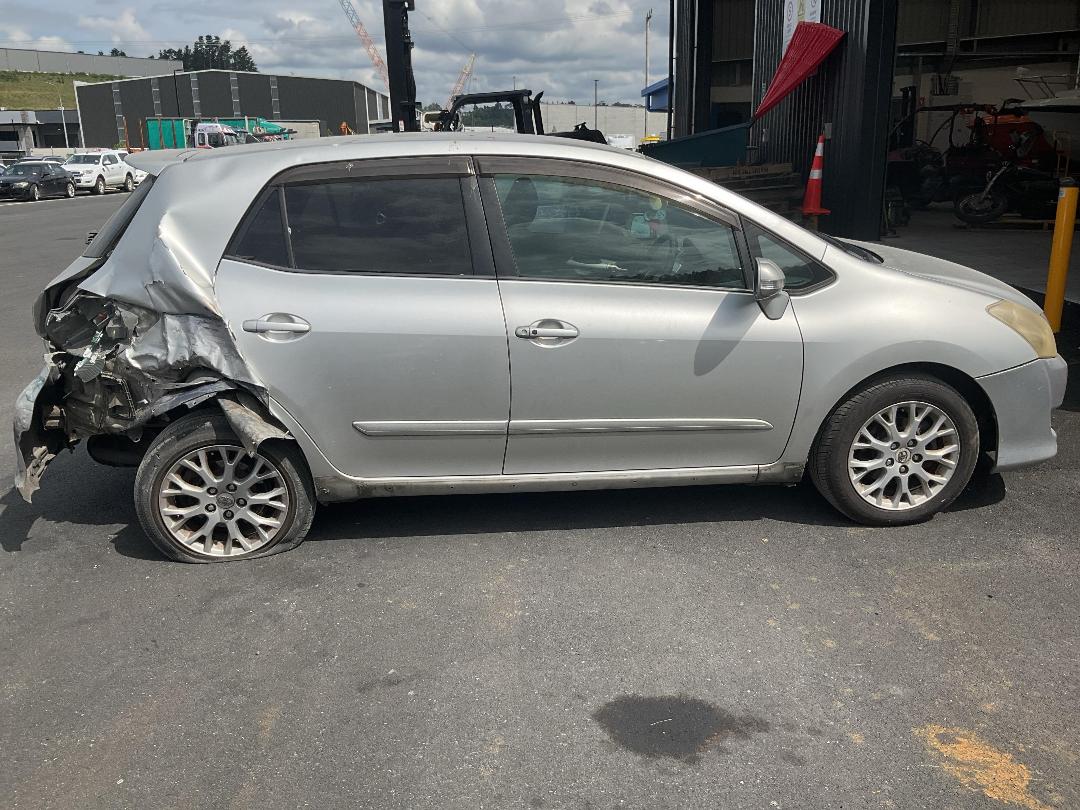 Photo '5' of Toyota Blade Photo '5' of Toyota Blade