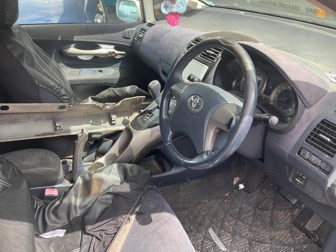 Photo '14' of Toyota Blade Photo '14' of Toyota Blade