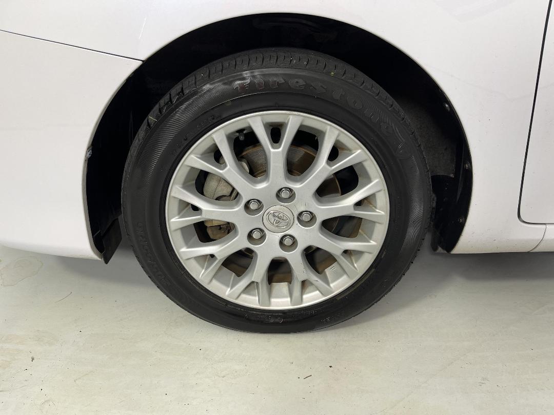 Photo '10' of Toyota Blade Photo '10' of Toyota Blade