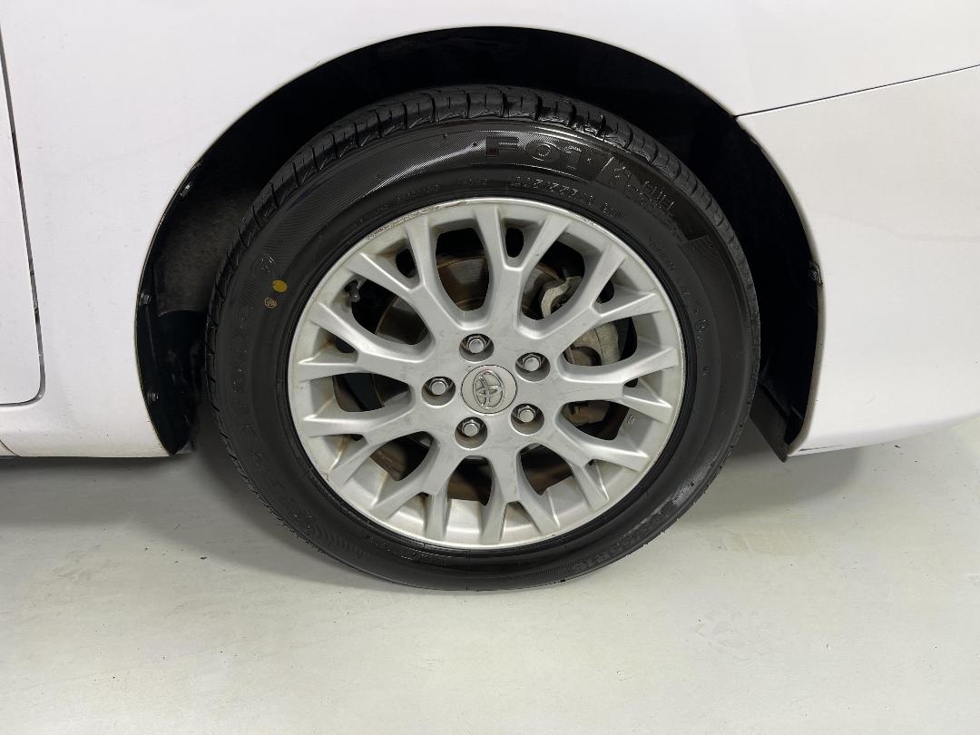 Photo '9' of Toyota Blade Photo '9' of Toyota Blade