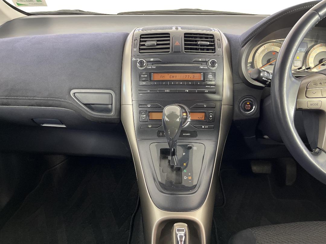 Photo '18' of Toyota Blade Photo '18' of Toyota Blade