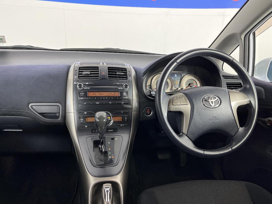 Photo '17' of Toyota Blade Photo '17' of Toyota Blade