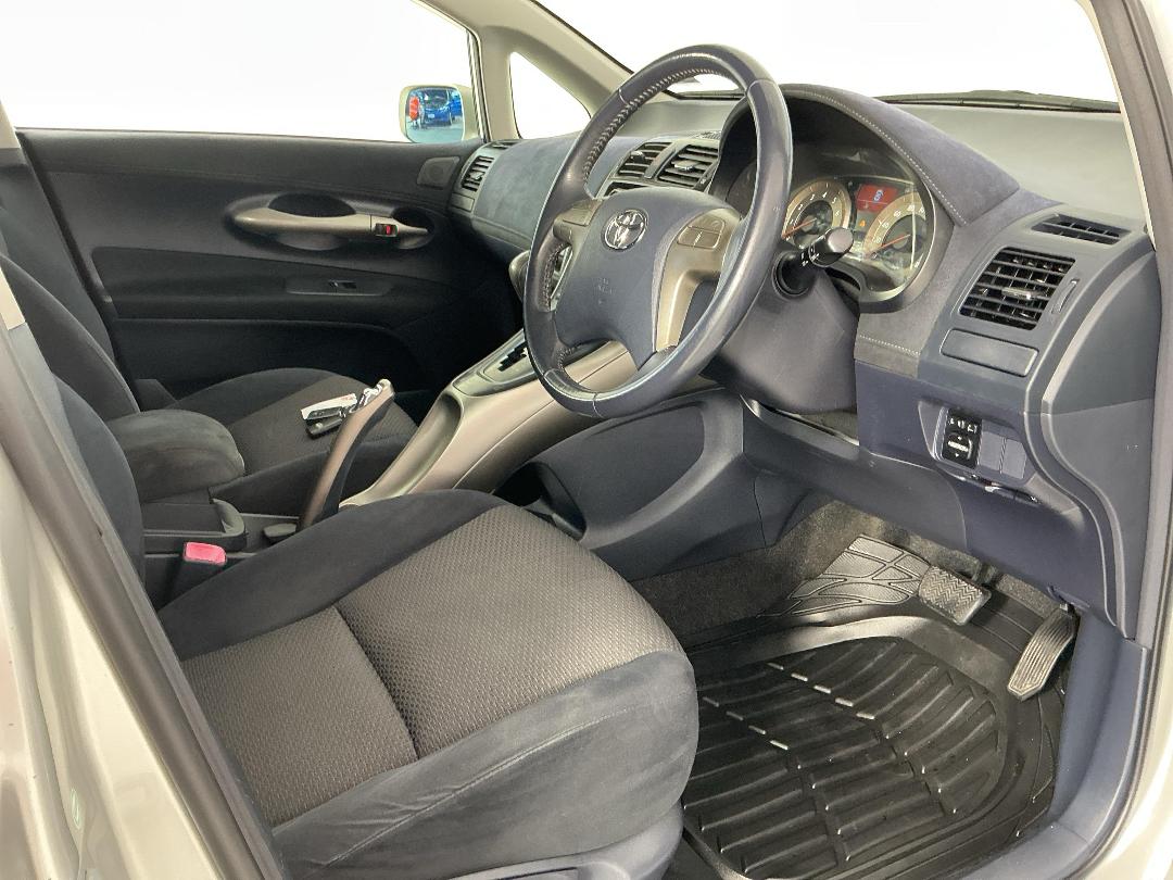 Photo '16' of Toyota Blade