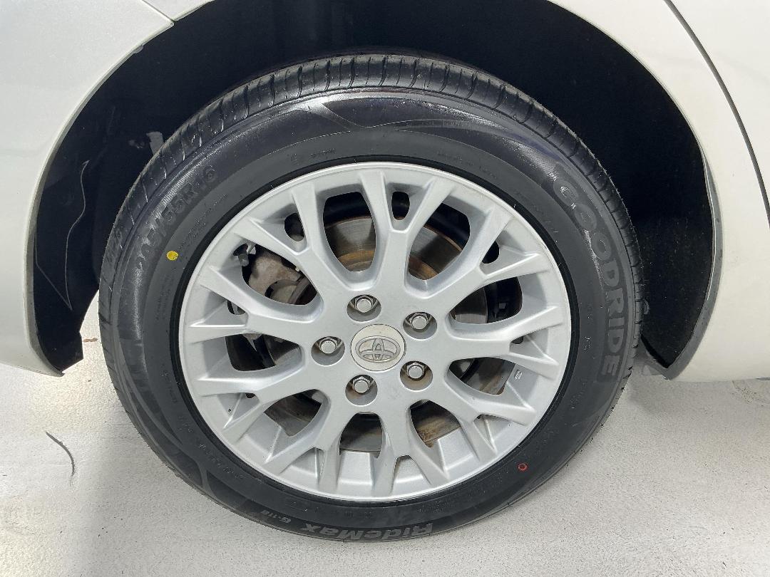 Photo '12' of Toyota Blade