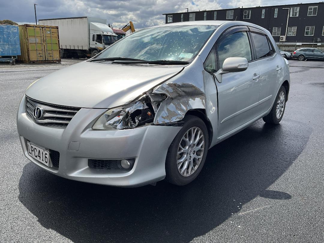 Photo '3' of Toyota Blade Photo '3' of Toyota Blade