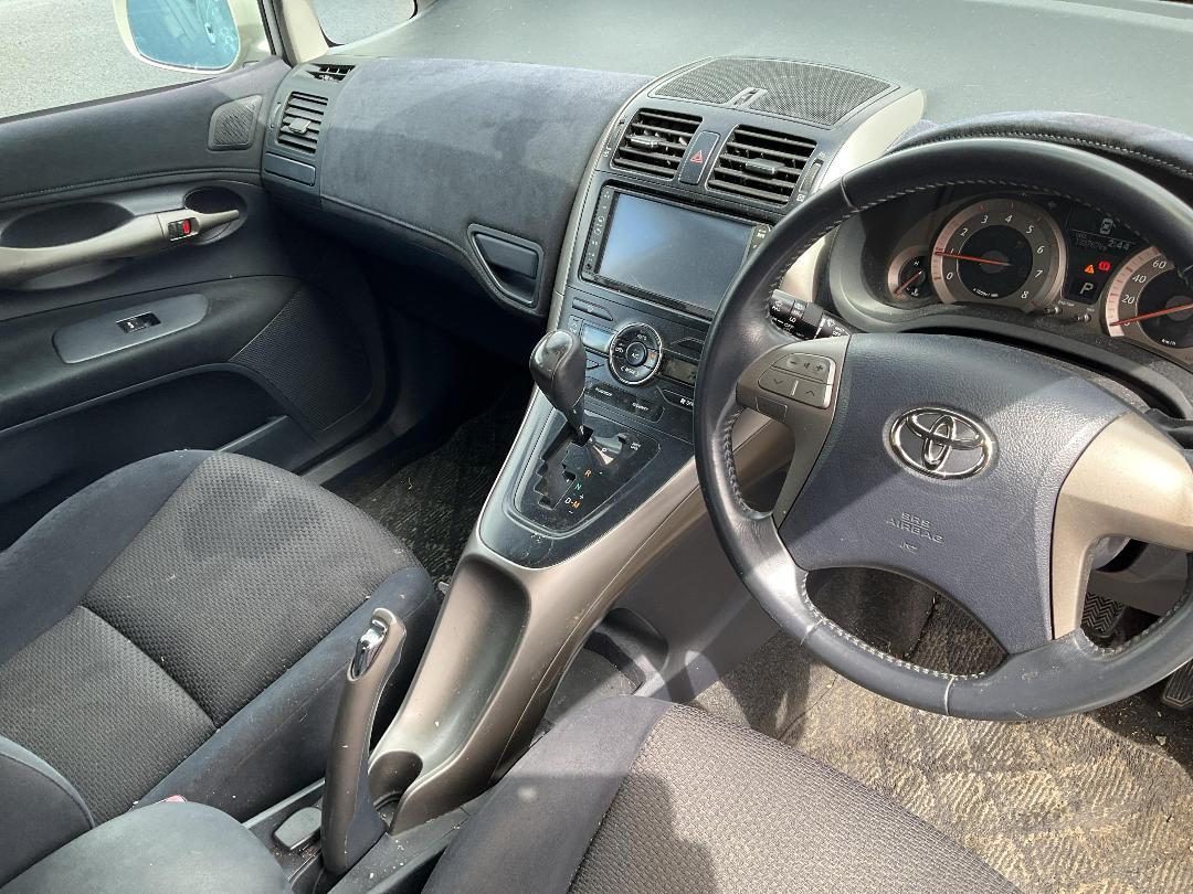 Photo '12' of Toyota Blade Photo '12' of Toyota Blade