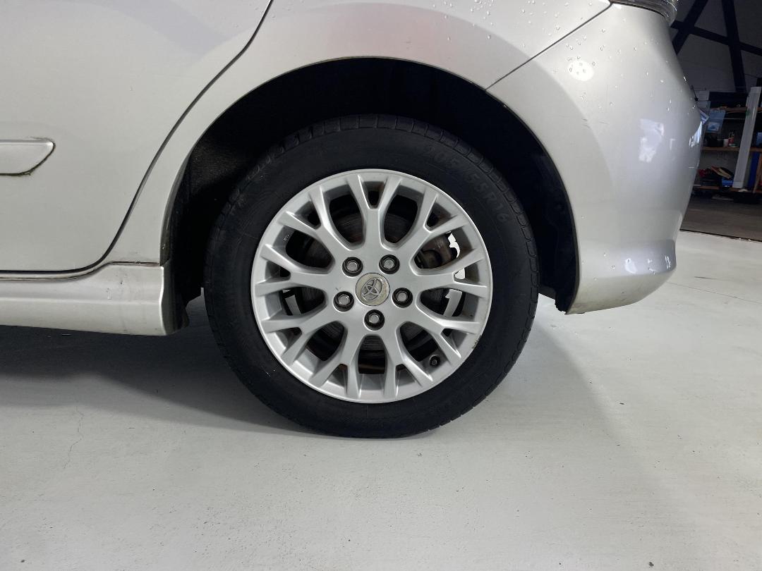 Photo '11' of Toyota Blade